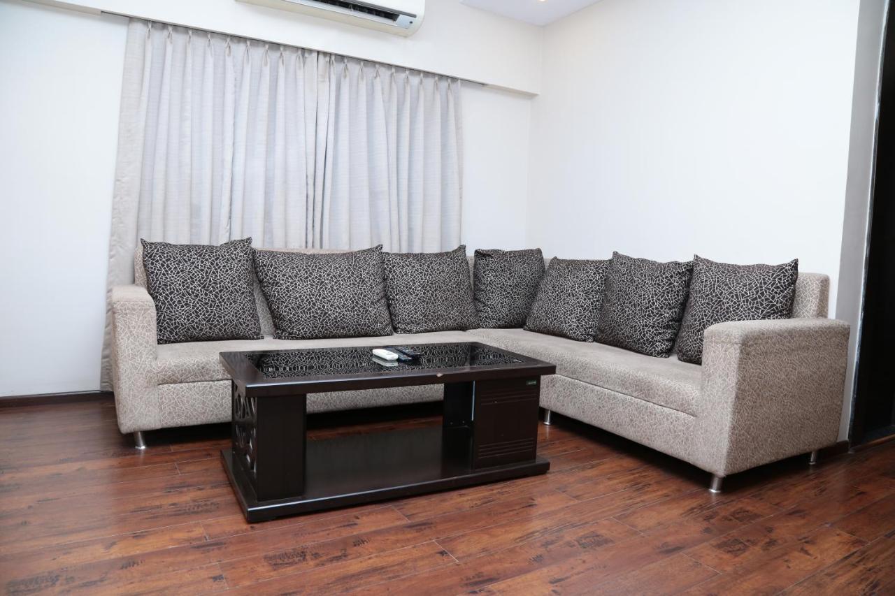 Kc Manor Hotel Dzsamsedpur Kültér fotó